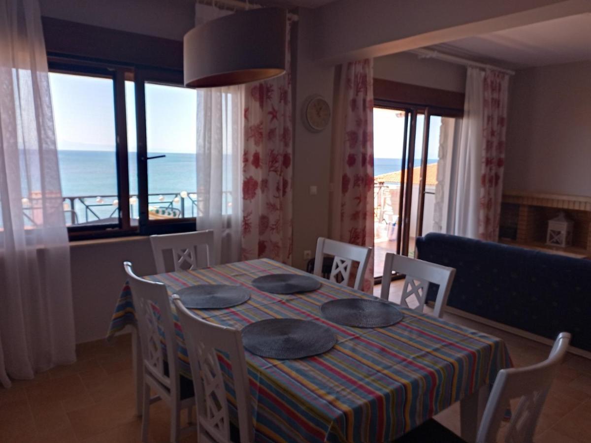 Navy Blue Apartment Nea Skioni Exterior foto